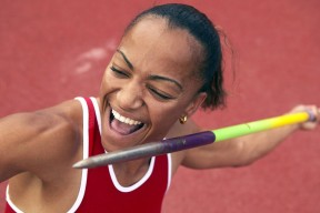 开云体育官网下载安装-基层足球教练职业发展受限，足球教练就业前景分析