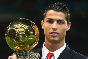 开云下载-拜仁“包围圈”式压迫断掉节奏